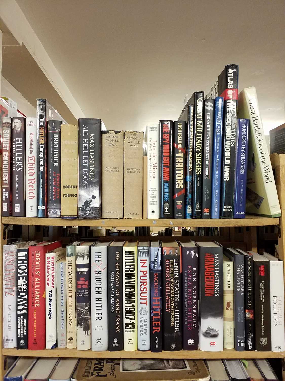 Lot 423 - WWII. A collection of modern WWII reference