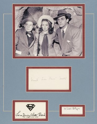 Lot 388 - Superman. Ink signature of Christopher Reeve (1952-2004) in black felt tip on off-white card