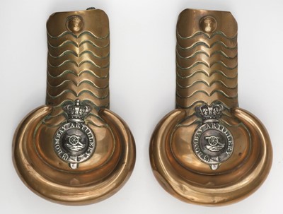 Lot 59 - Bombay Artillery. A pair of Officer's Undress shoulder scales by Landon & Co