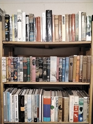 Lot 471 - Modern Fiction. A large collection of mid-20th Century & modern fiction