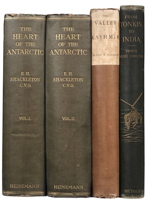 Lot 23 - Shackleton (Ernest). The Heart of the Antarctic, 2 volumes, 1st edition, 1909