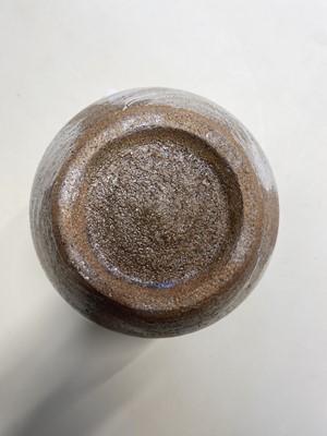 Lot 408 - Malone (Jim, 1946-). A large lugged stoneware jar