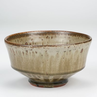 Lot 389 - Dodd (Mike, 1943-). A stoneware footed bowl