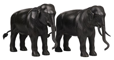 Lot 652 - Elephants. A fine pair of Japanese bronze elephants, Meiji period (1868-1912)