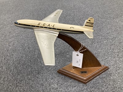 Lot 352 - Desktop Model. De Havilland Comet