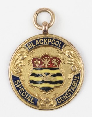 Lot 160 - Blackpool Special Constabulary. A WWI 9ct gold and enamel tribute medal