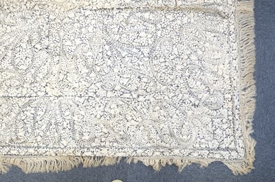 Lot 469 - Shawl. A fine Indian Delhi shawl, mid 19th century
