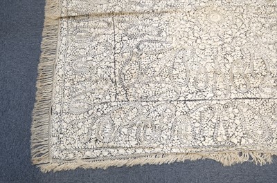 Lot 469 - Shawl. A fine Indian Delhi shawl, mid 19th century