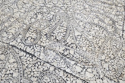 Lot 469 - Shawl. A fine Indian Delhi shawl, mid 19th century