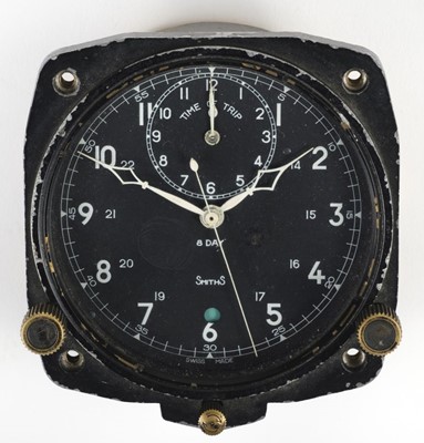 Lot 381 - Royal Air Force. A WWII RAF (or later) Instrument-board Chronograph Clock, circa, 1940s-50s