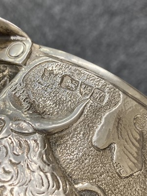 Lot 774 - Silver Cup. An Edwardian "Vapheio" silver cup