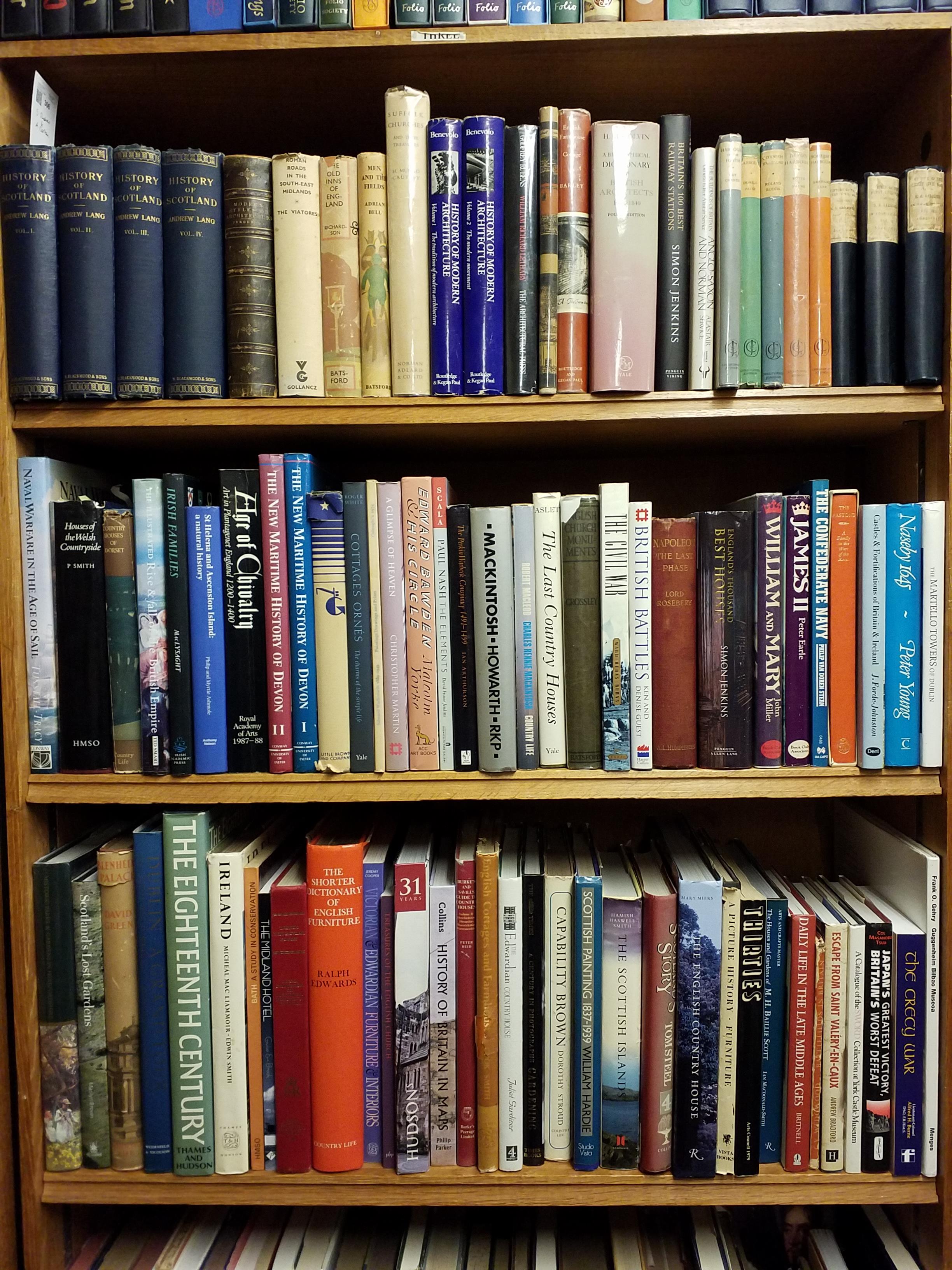 Lot 306 - Architecture and history. A large collection