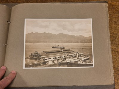 Lot 21 - View Books. New York, Canadian Rockies, Vancouver, Yosemite, Grand Canyon