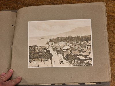 Lot 21 - View Books. New York, Canadian Rockies, Vancouver, Yosemite, Grand Canyon