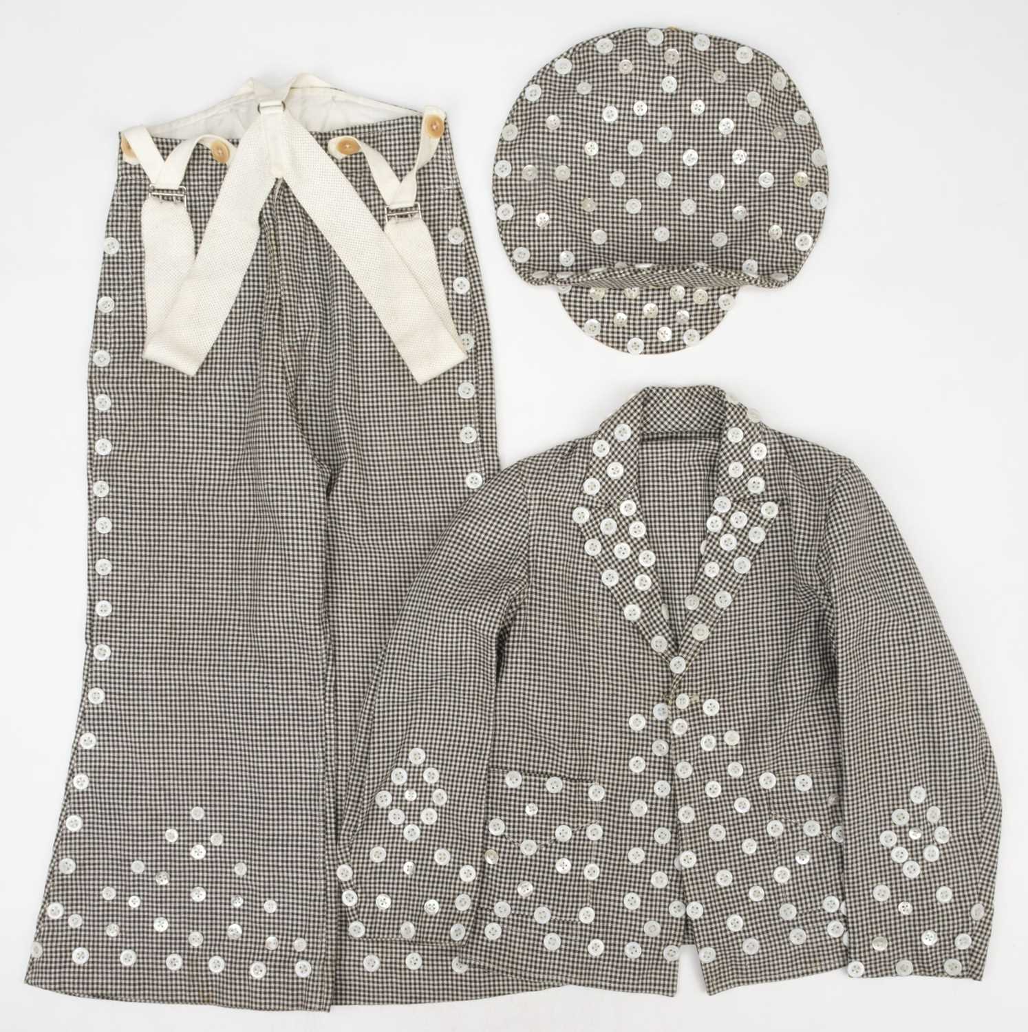 Lot 532 - Clothing. A Pearly Prince outfit, 1st quarter 20th century