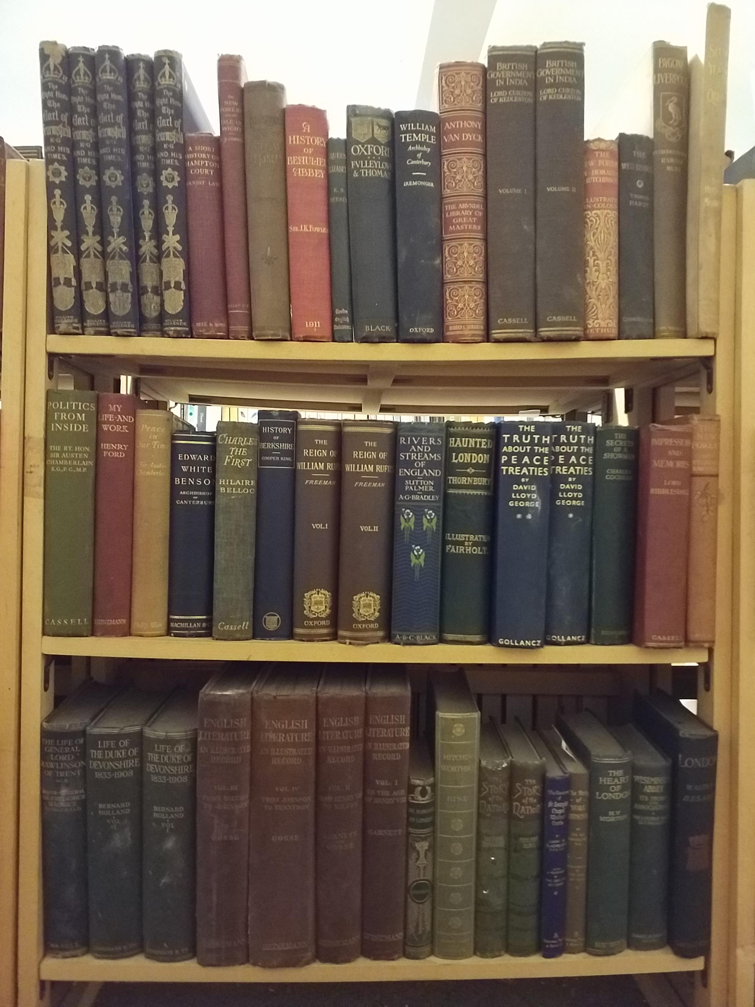 Lot 472 - Miscellaneous. A large collection of