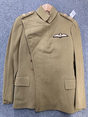 Lot 395 - Australian Flying Corps. A WWI RFC Officer's maternity tunic worn by a Lieutenant