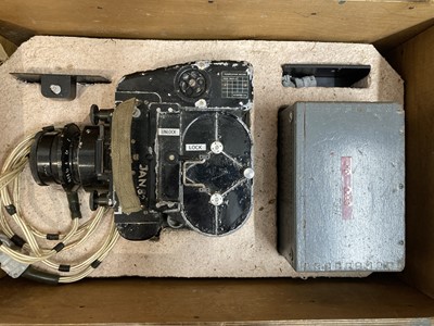 Lot 392 - Aerial Reconnaissance. An RAF F.95 air reconnaissance camera set by W. Vinten Ltd circa 1960s