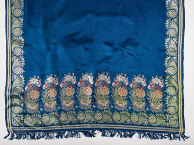 Lot 472 - Shawl. A Spitalfields silk stole, circa 1810-20