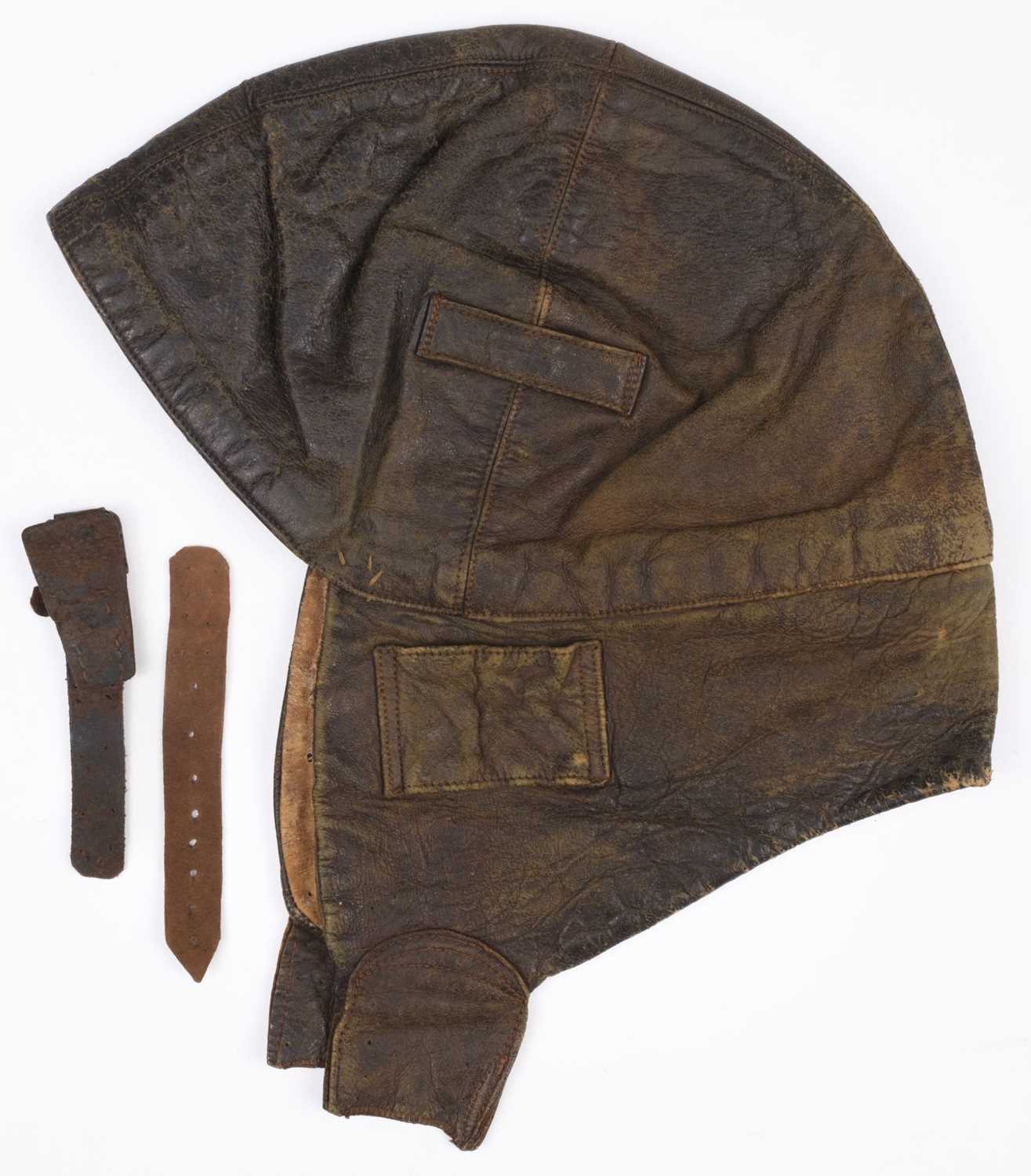Lot 466 - Royal Flying Corps. A WWI RFC flying helmet reputedly worn by Oscar Greig, 25 Squadron
