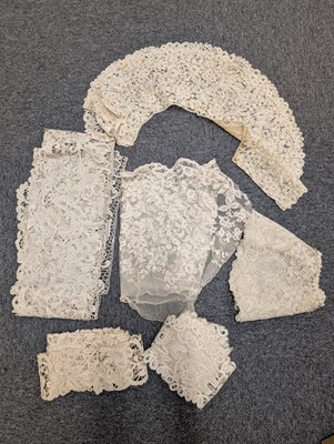Lot 455 - Lace. A collection of lace, 19th-early 20th century