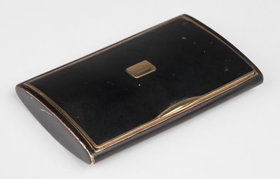 Lot 627 - Gold snuff box. A continental 9ct gold snuff box, early 20th century