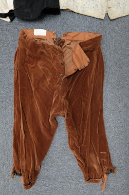 Lot 431 - Clothing. Footman's court dress suit worn by George Birry to wait on King Edward VII