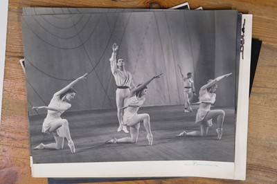 Lot 5 - Ballet. A group of approx. 120 ballet photographs, c. 1950s/1970s