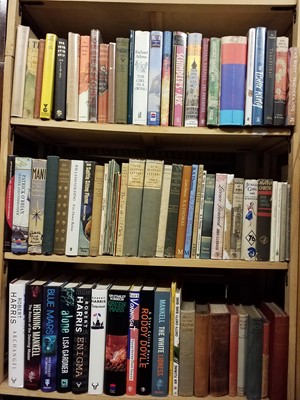 Lot 433 - Modern Fiction & Poetry. A collection of modern & 1st edition fiction and poetry