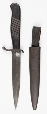 Lot 442 - Trench knife. A WWI German trench knife
