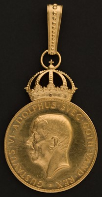 Lot 226 - Sweden. Gustav VI, 18K gold medal 1968, awarded to Erik Stellan Ake Arvidon, 59g, extremely fine