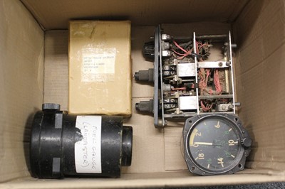 Lot 118 - WWII Instruments. Reflector glass x 3, as new in original card box packaging