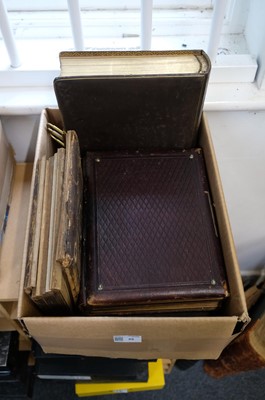 Lot 25 - Cartes de Visite. A group of over 200 cartes de visite and some cabinet cards, c. 1860s