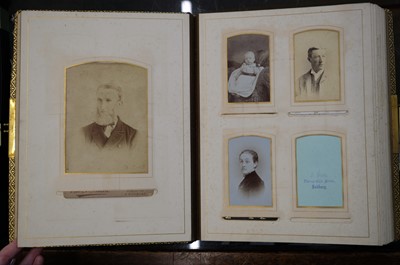 Lot 25 - Cartes de Visite. A group of over 200 cartes de visite and some cabinet cards, c. 1860s