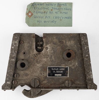 Lot 76 - Luftwaffe. A WWII German 'Schloss Vollst Fl 50526' heavy bomb release mechanism