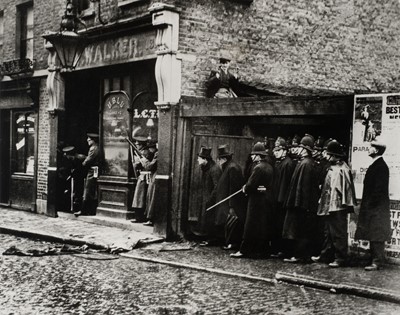 Lot 74 - Jarché (James, 1890-1965). ‘Sidney Street Siege’, Stepney, London, 3 January 1911...