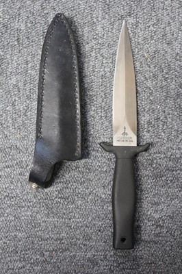 Lot 383 - Gerber Knife. A Gerber Mk I Boot Knife, serial number 'C1629S'