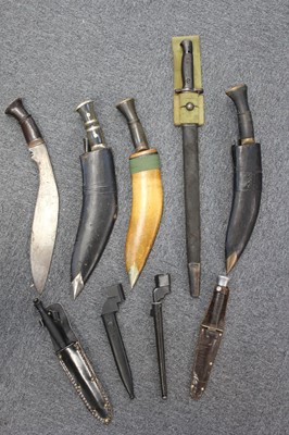 Lot 272 - Fighting knife. A third pattern commando knife
