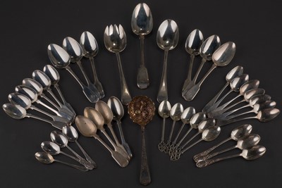 Lot 706 - Mixed silver. A set of 6 teaspoons by I S Greenberg & Co (Israel Sigmund Greenberg), Sheffield 1909