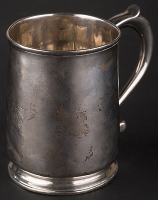 Lot 726 - Tankard. A George I silver tankard by William Darke, London, 1727