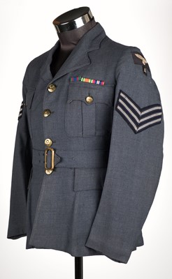 Lot 117 - Women's Auxiliary Air Force. A WWII period WAAF jacket worn by a Sergeant