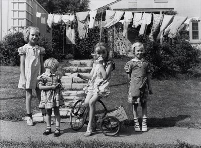 Lot 115 - Vachon (John, 1914-1975). A group of three photographs, c. 1939/1940, gelatin silver prints