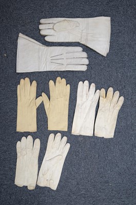 Lot 464 - Clothing. A group of Victorian & Edwardian gentlemen's hats, & other items