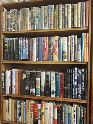 Lot 412 - World War II. A large collection of mid-20th Century & modern WWII reference