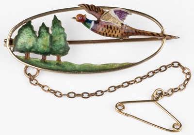 Lot 733 - Brooch. A Fine Enamel and 15ct Gold Sporting Brooch