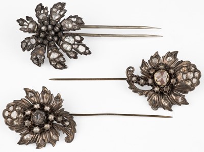 Lot 734 - Colonial jewellery. Indian diamond and silver foliate pin brooches