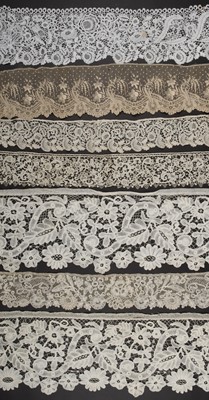 Lot 540 - Lace. A collection of lace, 19th and early 20th century