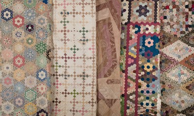 Lot 515 - Quilt. A Victorian yo-yo quilt, & 4 others