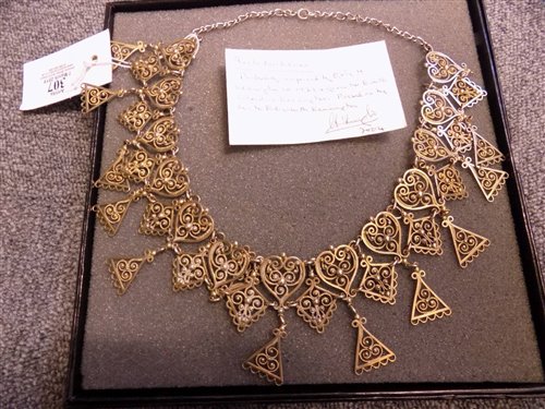 Lot 307 - Necklace.