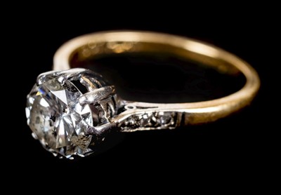 Lot 93 - Diamond Ring.